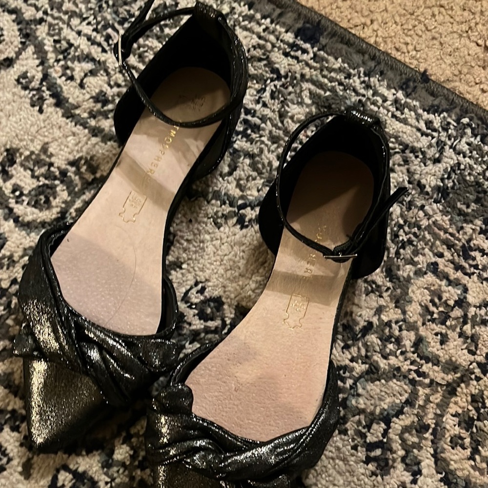 Atmosphere shoes